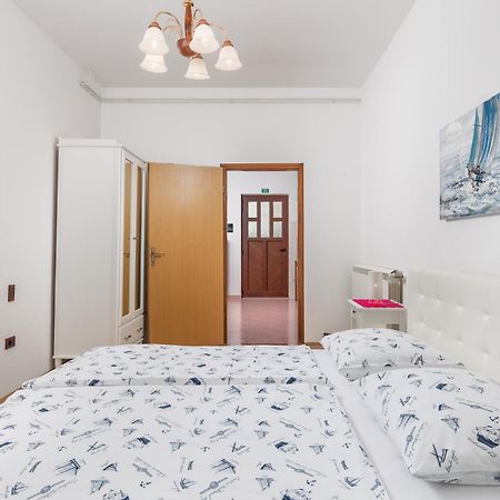 Guest House Marica ロヴィニ エクステリア 写真