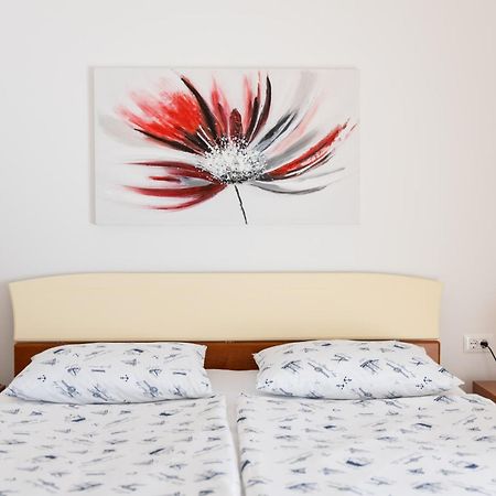 Guest House Marica ロヴィニ エクステリア 写真