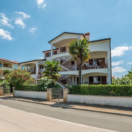 Guest House Marica ロヴィニ エクステリア 写真