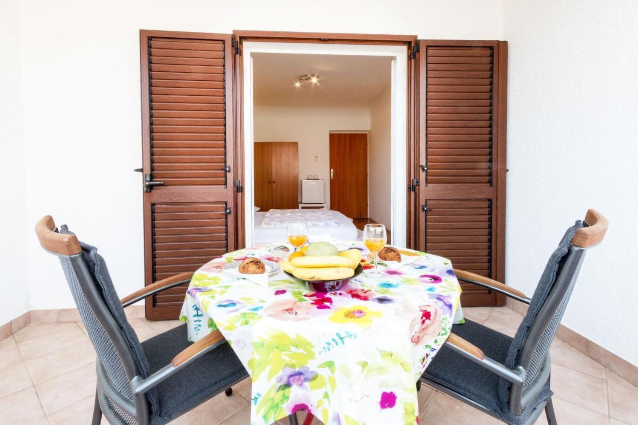 Guest House Marica ロヴィニ エクステリア 写真