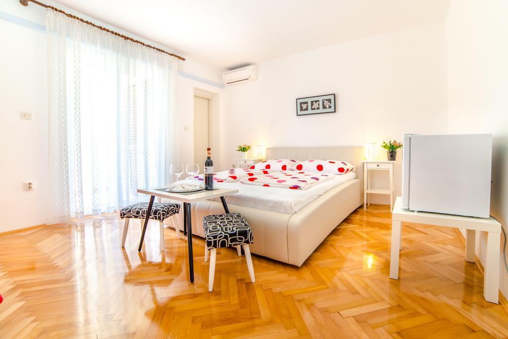 Guest House Marica ロヴィニ エクステリア 写真
