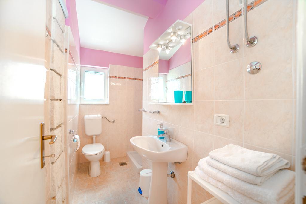 Guest House Marica ロヴィニ エクステリア 写真