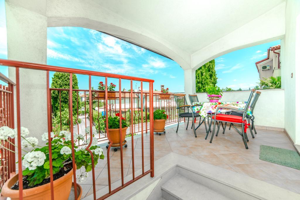 Guest House Marica ロヴィニ エクステリア 写真